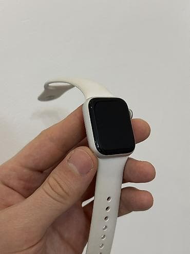 Продаю Apple Watch SE 40mm в отличном состоянии, акб 94% все