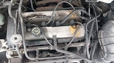 Ford Focus: 2002 г., 1.6 л, Кол менен иштөөчү, Бензин, Хетчбек — 10