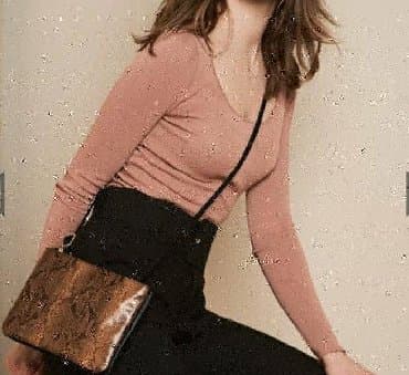 женский кошелек для документов: Женская сумка кросс-боди • 2 отдела, закрывающихся на молнию • — 2