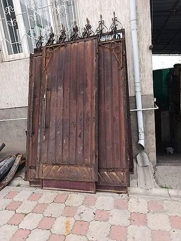 Распашные ворота: Металлические распашные ворота с декоративной ковкой. - Конструкция — 2