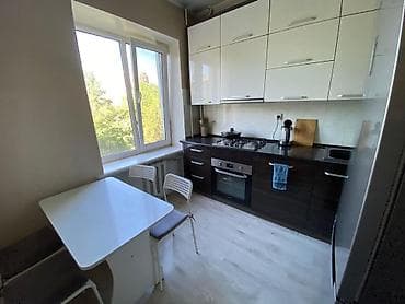 первомая: 3 комнаты, 63 м², Элитка, 2 этаж, Косметический ремонт — 9