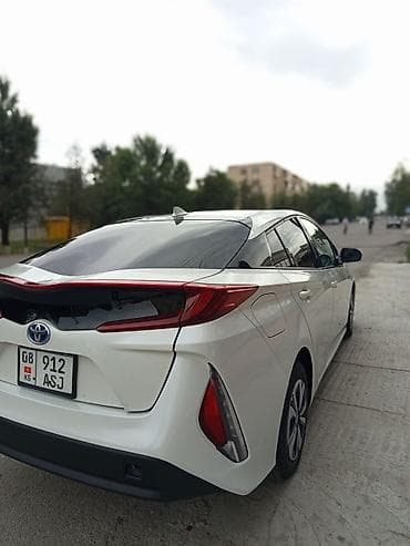 xc 90: Toyota Prius: 2019 г. — 4