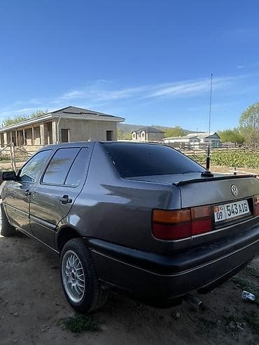 бокс для скутера: Volkswagen Vento: 1993 г., 1.8 л, Механика, Бензин, Седан — 3