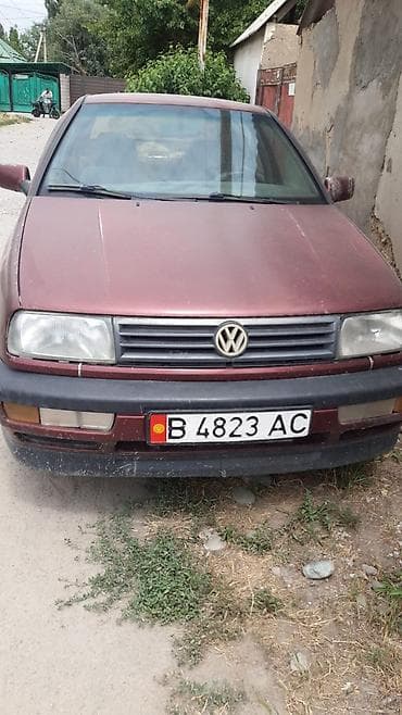 colf 2: Volkswagen Golf: 1994 г., Механика, Седан — 1