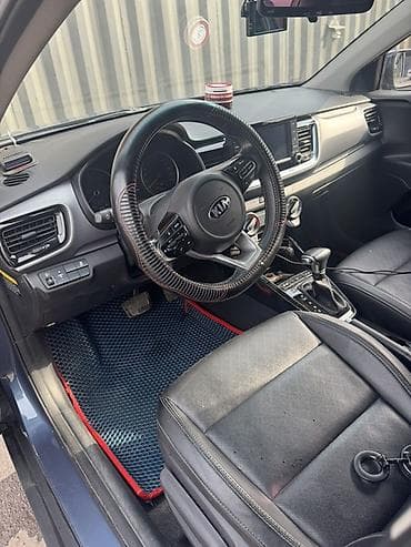 rav4 2004: Kia Stonic: 2018 г., 1.6 л, Автомат, Бензин, Кроссовер — 2