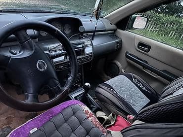 Nissan X-Trail: 2001 г., 2 л, Кол менен иштөөчү, Бензин, Кроссовер — 2