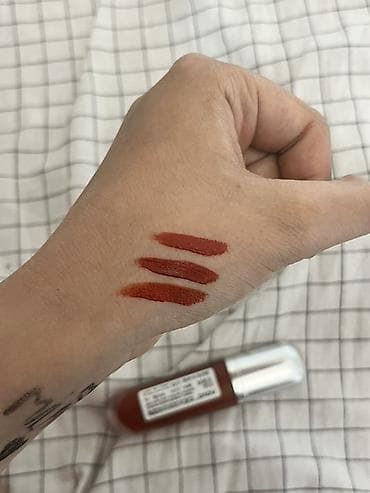 перчатки медицинские стерильные: Жидкая матовая помада для губ Novo Ultra HD Matte Lipcolor - Оттенок — 3