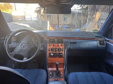 меняю дом на авто: Mercedes-Benz 220: 1998 г., 3.2 л, Автомат, Бензин, Седан — 6