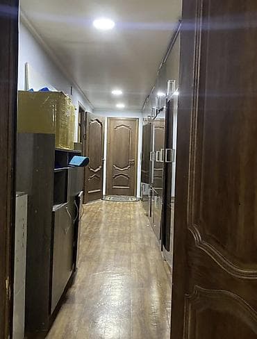 Дома: 400 м², 8 комнат, Церковь, Студентам — 4