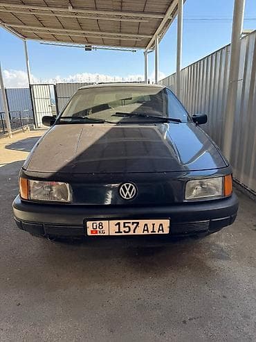 Volkswagen Passat: 1991 г., 1.8 л, Механика, Бензин, Седан