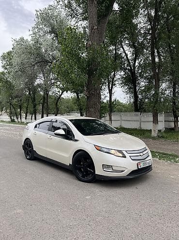 shevrole volt: Chevrolet Volt: 2013 г., 1.4 л, Вариатор, Электромобиль, Хэтчбэк — 2