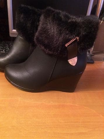 женская кожаная обувь бишкек: Срочно продаю зиние ботинки. Очень удобные и теплые — 3