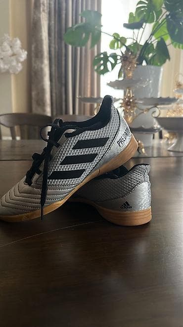 Кроссовки и спортивная обувь: Adidas Predator – футзалки/кроссовки для игры в зале. - Модель — 2