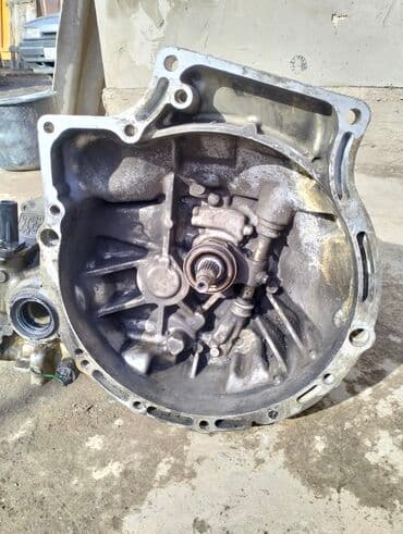 Коробка передач Механика Mazda 1990 г., Б/у, Оригинал at lalafo.kg Коробка передач Механика Mazda 1990 г., Б/у, Оригинал