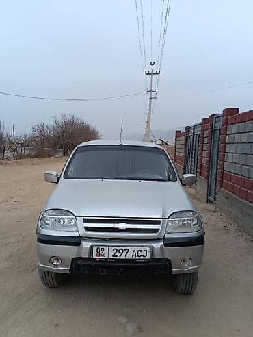 сокулук авто: Chevrolet Niva: 2005 г., Кол менен иштөөчү, Бензин, Жол тандабас — 9