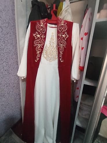 джинсы 34: Национальный женский комплект: длинное платье с вышивкой + бархатный — 5