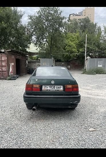 009: Volkswagen Vento: 1997 г., Седан — 2