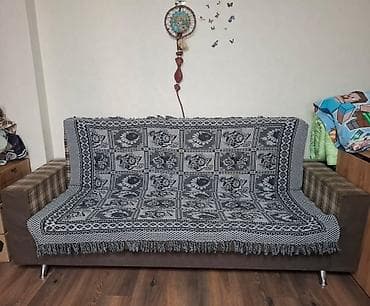 1) Раскладной диван-кровать, прямой, с высокой спинкой и глубоким