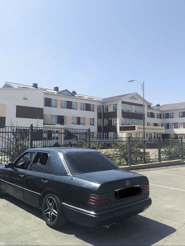 срочно продаю в связи с переездом: Mercedes-Benz W124: 1995 г., 3.2 л, Автомат, Седан — 3