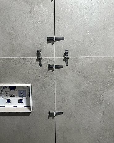 линолеум бишкек: 🔹 Плиточник 5-разряда Опыт в сфере отделочных работ. Выполняю укладку — 4