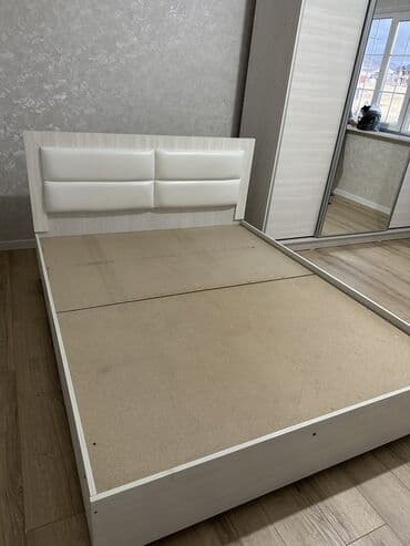 белая мебель в спальне: Уктоочу бөлмө гарнитуру, Колдонулган, Тумба, Шкаф, Эки кишилик керебет, МДФ, Өзү алып кетүү, түсү - Ак — 2