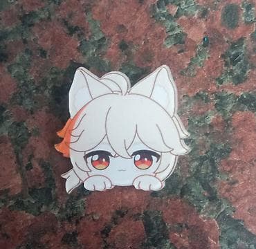 Көркөм өнөр жана коллекциялоо: Продаю значки 2 фигурные пластиковые, остальные круглые — 1