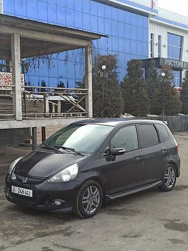 Honda Jazz: 2008 г., 1.3 л, Автомат, Бензин, Хэтчбэк