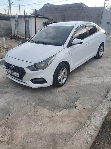 Транспорт: Hyundai Solaris: 2017 г., 1.4 л, Автомат, Бензин, Седан — 2