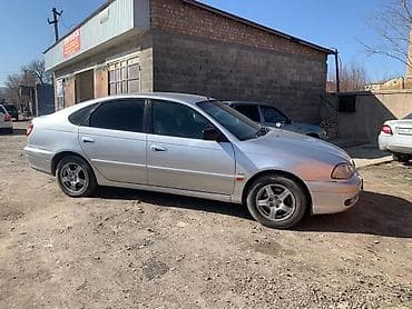 Toyota Avensis: 2002 г., 1.8 л, Автомат, Бензин, Хэтчбэк — 3