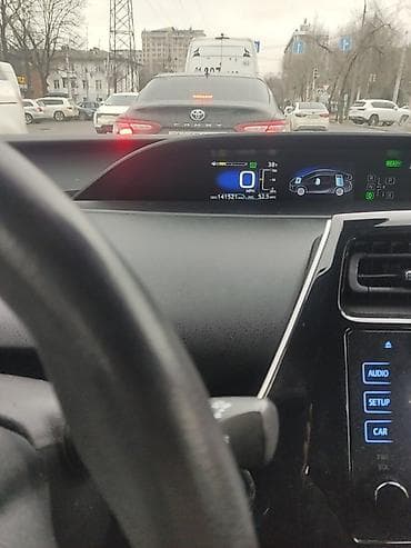 forester 2020: Toyota Prius: 2020 г., 1.8 л, Автомат, Гибрид, Седан — 10