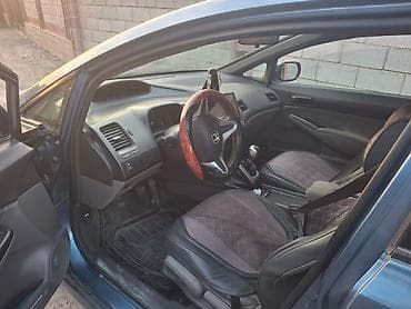 Транспорт: Honda Civic: 2006 г., 1.8 л, Механика, Бензин, Седан — 5