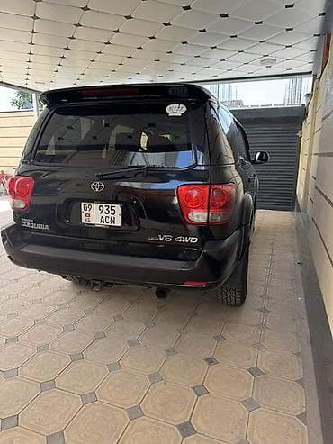 сектор танк: Toyota Sequoia: 2006 г., Автомат, Бензин, Внедорожник — 1