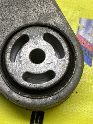 продаю в связи с переездом: КРЕПЛЕНИЕ РЕДУКТОРА MERCEDES BENZ E-CLASS W211 ПРИВОЗНЫЕ ЗАПЧАСТИ С — 2