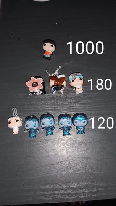 Продаю фигурки из очень странных дел. писать в ЛС) Вкладыши есть