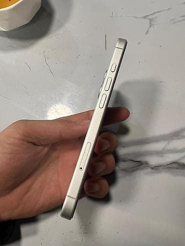 телефон айфон 16: IPhone 16, Б/у, 128 ГБ, Белый — 4