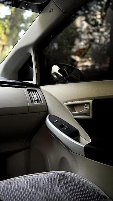 gc 8: Toyota Prius: 2012 г., 1.8 л, Вариатор, Гибрид, Хэтчбэк — 8