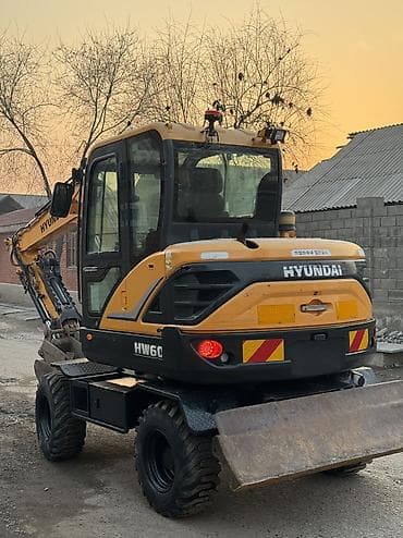 Экскаватор, Hyundai, 2017 г., Колесный at lalafo.kg Экскаватор, Hyundai, 2017 г., Колесный