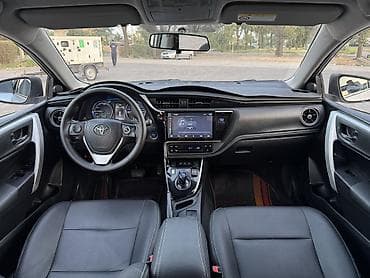 byd e2 2019: Toyota Corolla: 2020 г., 1.8 л, Вариатор, Гибрид, Седан — 4