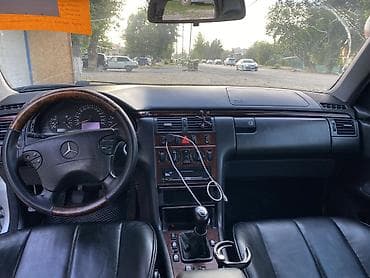 m класс: Mercedes-Benz E-Class: 2001 г., 2.4 л, Механика, Бензин, Седан — 7