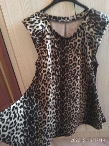 леопард: Басковая кофта леопард. велюровая ткань состояния как новая 42-44р — 1