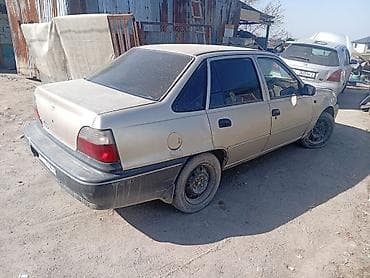 Daewoo Nexia: 1998 г., 1.5 л, Ручные, Бензин, Седан