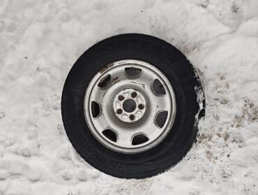 купить диски на машину бу: Колеса в сборе 215 / 70 / R 16, Зима, Б/у, Комплект, Железные, отверстий - 5 — 2