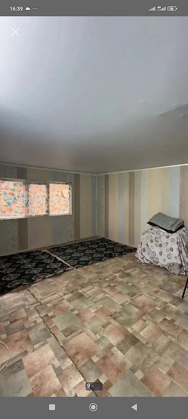 дом продаю теплоключенка: Продаётся жилой дом с участком. - Планировка: Большой хол — 8