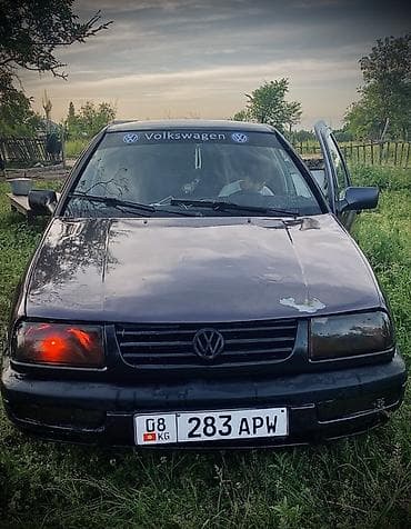 Унаа сатуу: Volkswagen Vento: 1993 г., Бензин, Седан — 1