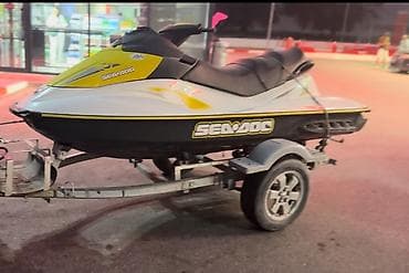 мото эндура: Гидроцикл Sea‑Doo на прицепе - Марка/серия: Sea‑Doo (логотипы на — 1