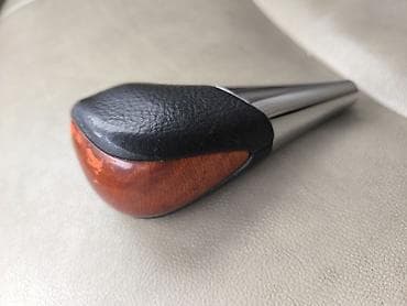 Детали салона: Ручка КПП toyota highlander (подойдёт на другие Тойоты) оригинал б/у — 1