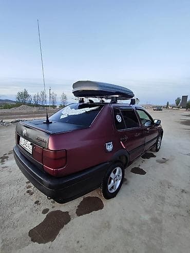vin code: Volkswagen Vento: 1992 г., 1.8 л, Механика, Бензин, Седан — 2