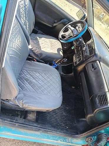 бар авто: Volkswagen Golf: 1993 г., 1.8 л, Кол менен иштөөчү, Бензин, Хетчбек — 4
