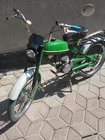 Мопед с педалями Рига-4 (ретро-стиль) - Рама и крылья: стальная рама