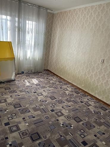 Продажа комнат: Сдаю комнату (только девушкам) двухкомнатной квартире, в соседней — 2